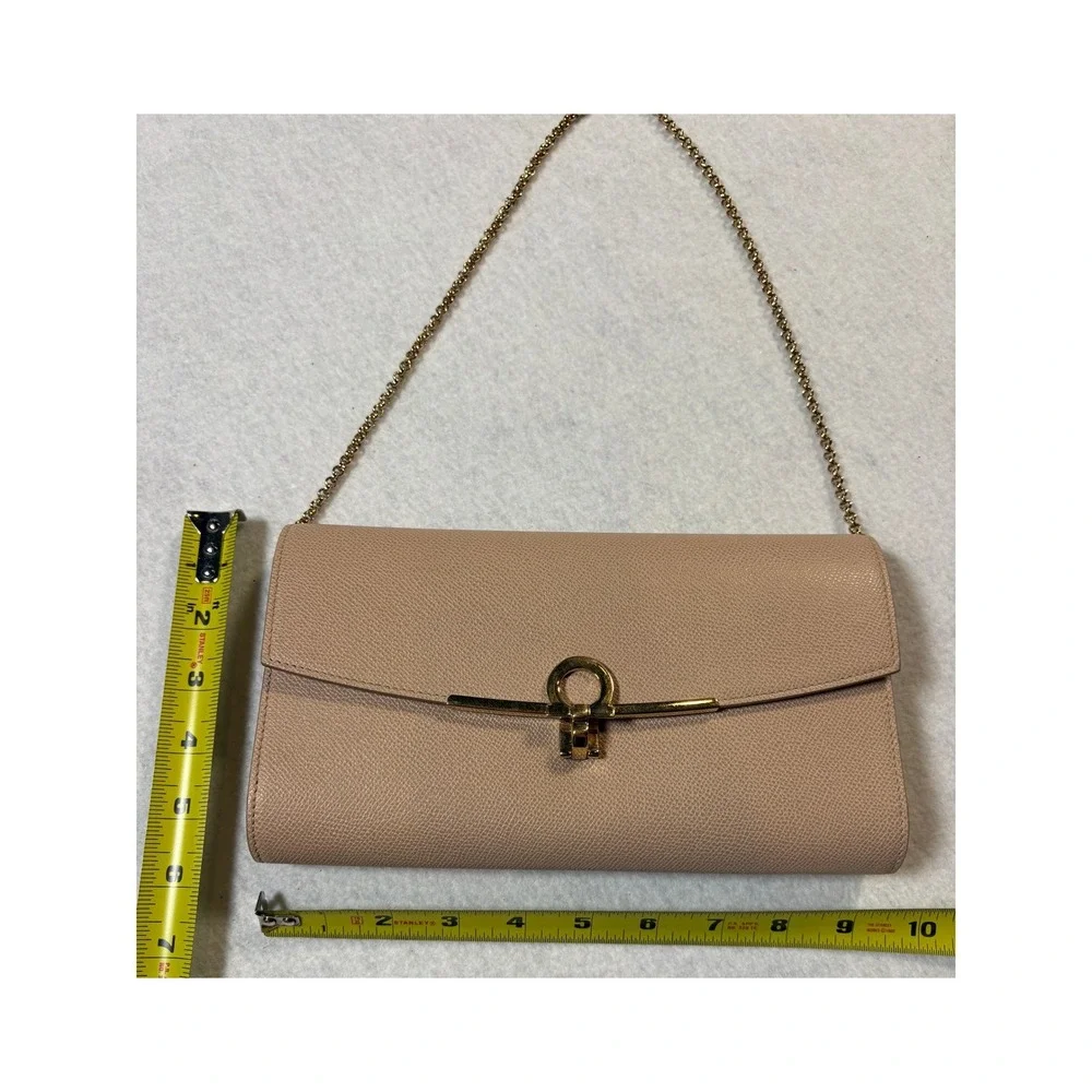 Salvatore Ferragamo Gancini Beige Pebbled Leather Chain Shoulder Bag Gold - Picture 10 of 10